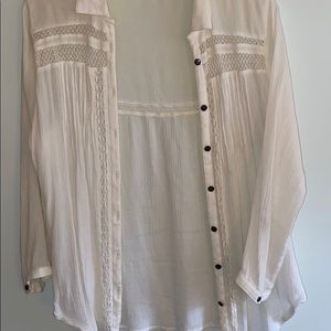 American Eagle white button up